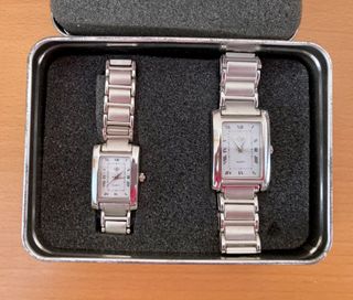Pareja de relojes para hombre y mujer