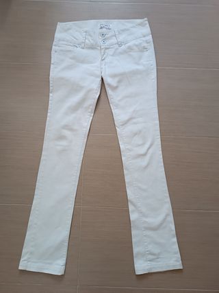 Pantalones blancos Bershka