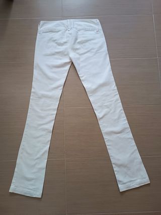 Pantalones blancos Bershka