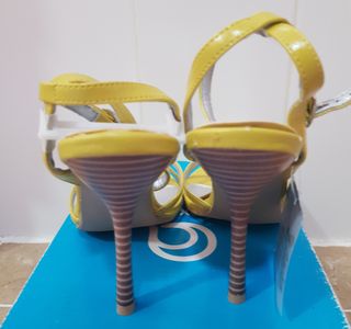 Sandalias tacon n° 36 mostaza