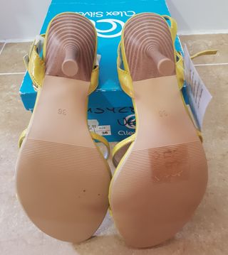 Sandalias tacon n° 36 mostaza