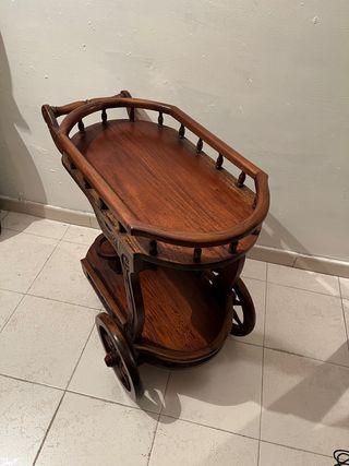 Carrito licorera caoba