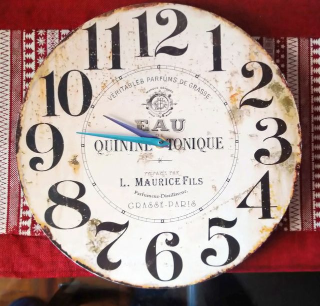 Reloj 34 cm de diámetro.