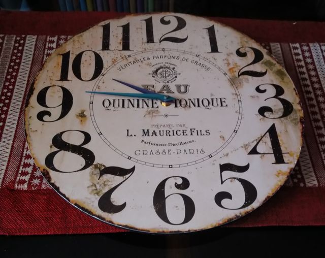 Reloj 34 cm de diámetro.