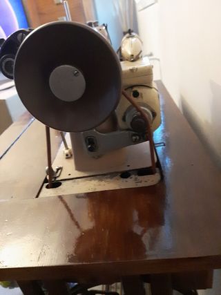 Maquina de coser Singer
