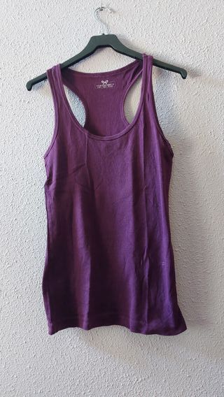 Top morado básico tirantes
