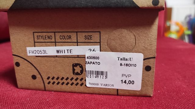 Zapatos blancos niña