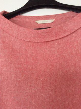 TOP/CAMISA COLOR ROSA FUERTE -  CUELLO BARCO