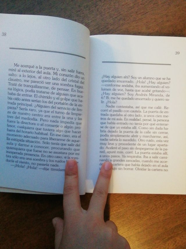 Libro un fantasma en el colegio.