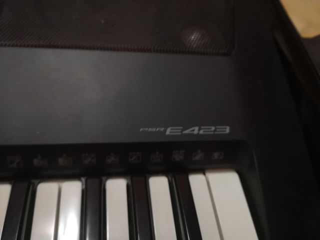 teclado Yamaha psrE423
