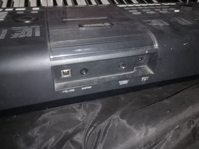 teclado Yamaha psrE423