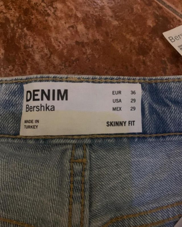 Pantalón vaquero pitillo para hombre de Bershka