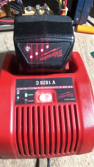 Reparación baterías Milwaukee 28v