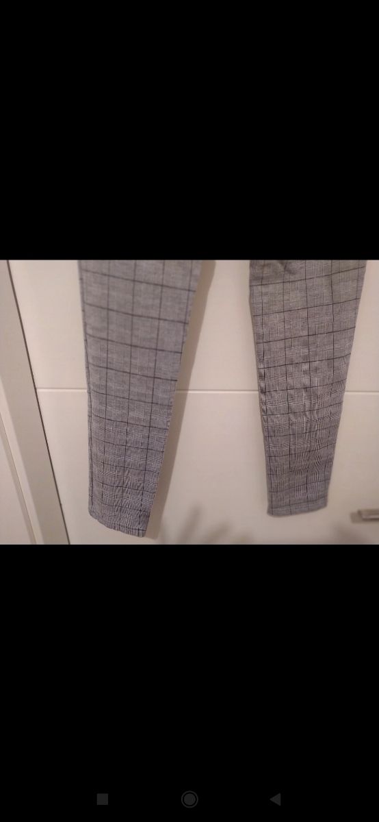 PANTALON TIPO LEGGINS