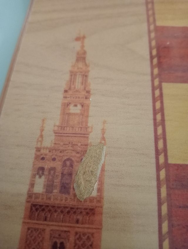 Tablero y figuras de ajedrez de Sevilla y damas