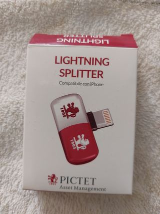 I phone  . lightning splitter