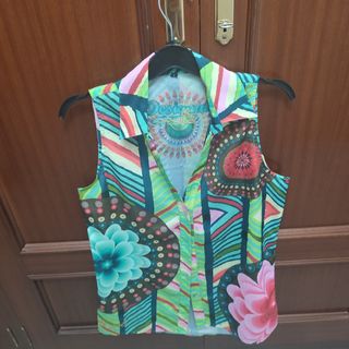 Camisa de verano Desigual.