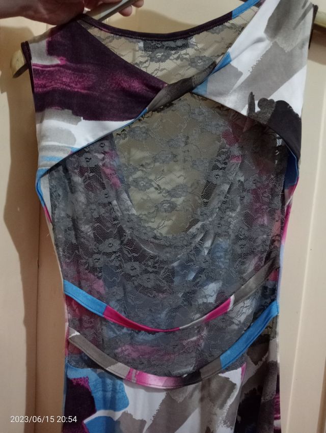 Maglia con scollo a cascata