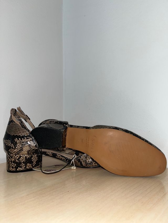 Zapatos tacón pequeño sfera.