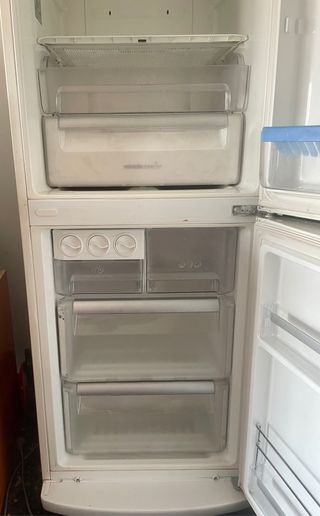 Nevera LG. Con selector de temperatura.