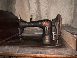 Maquina de coser antigua