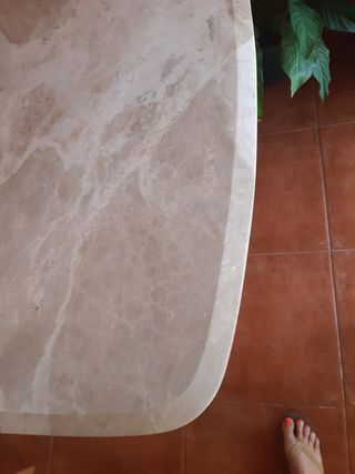 Oferta .Mesa de mármol Perfecta y sin casi uso