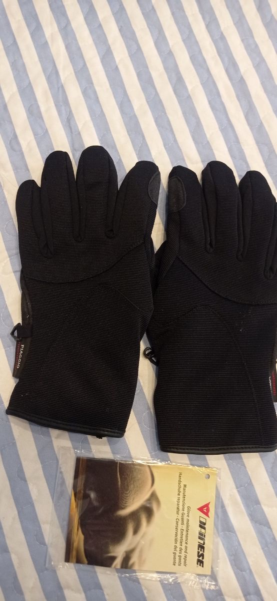 guantes dainese talla S, aunque a mí me caben