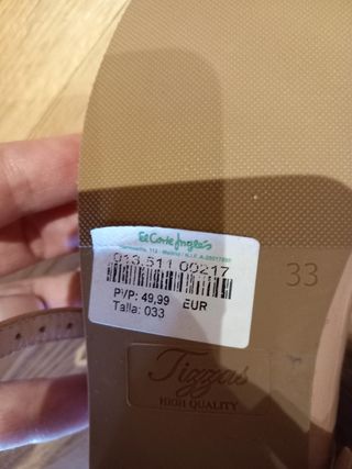 Zapatos y manoletinas niña sin estrenar. Talla 33 