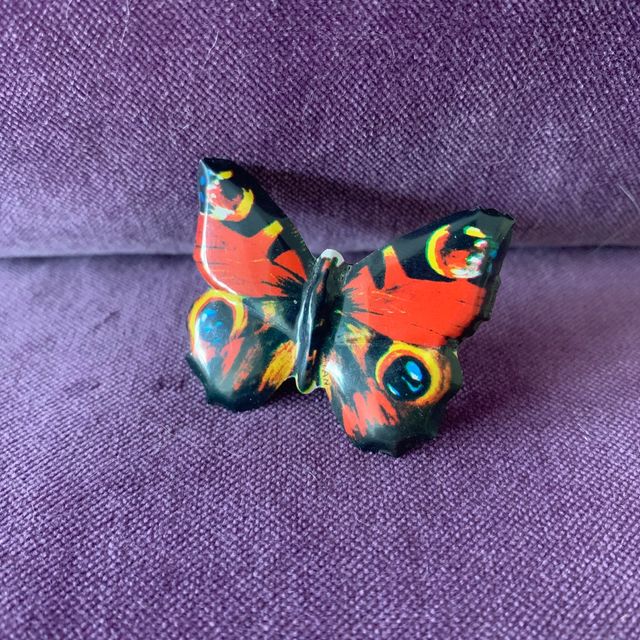 Imperdible broche mariposa