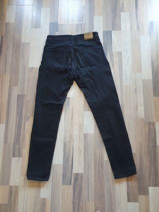Pantalon de vestir talla XS. Pull&Bear