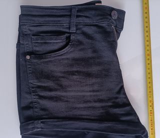 pantalones cortos en negro