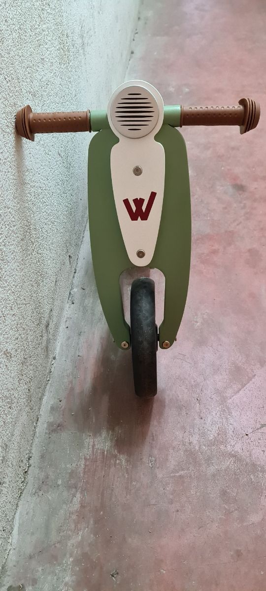 bicicleta sin pedales madera