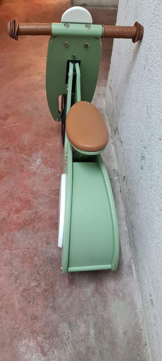 bicicleta sin pedales madera