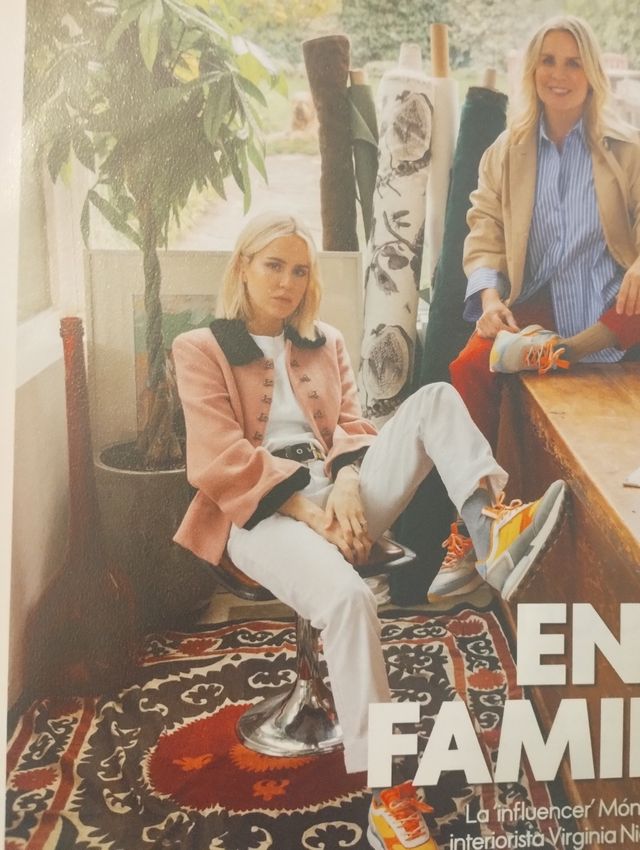 CONJUNTO DE CUADRO Y BOTELLA CON LUZ.