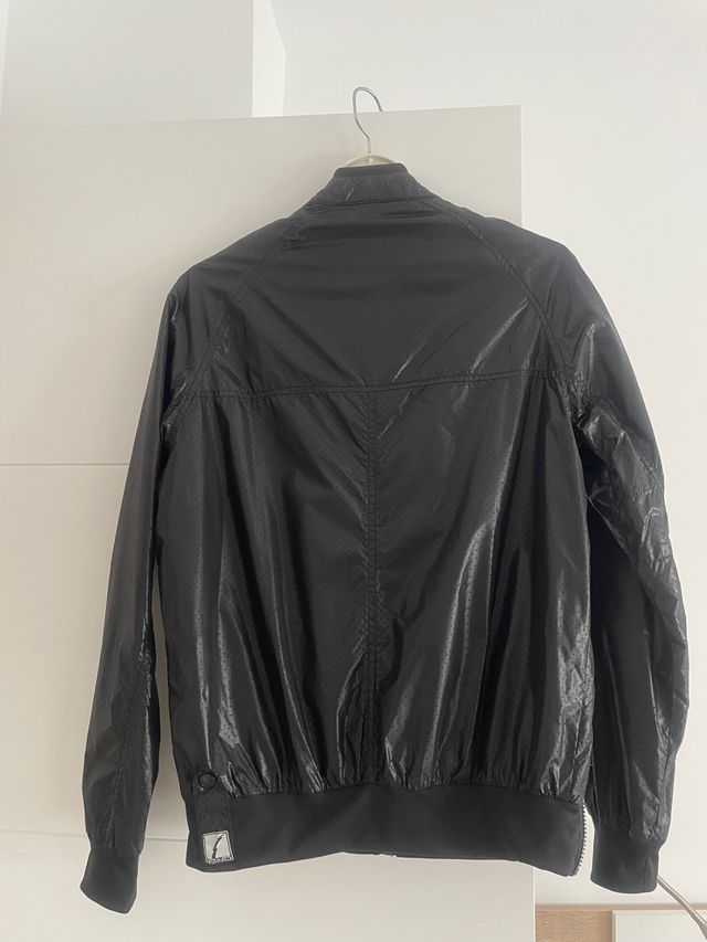 Cazadora impermeable