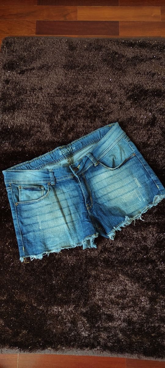 Short vaquero. Pantalón corto. Tejano. Denim
