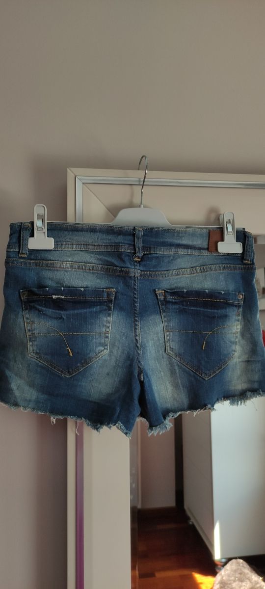 Short vaquero. Pantalón corto. Tejano. Denim