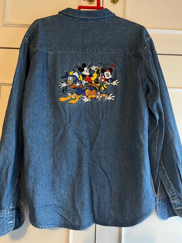 Preciosa Camisa vaquera disney
