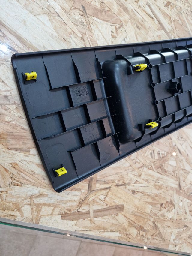 Tampa consola central Citroen Berlingo Peugeot Par