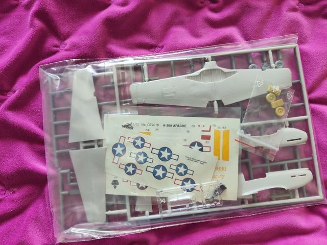 Kit plástico North American A-36A Apache - cx. 1