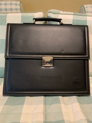 Maletín rígido con bolsa para ordenador