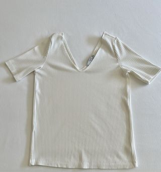 Camiseta color hueso de pico , talla XS de Mango