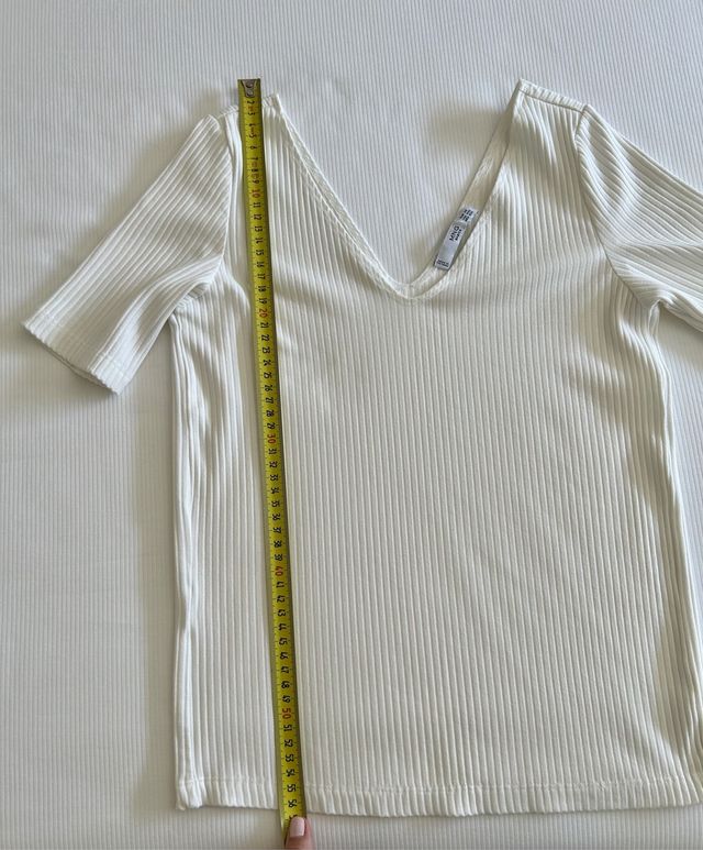 Camiseta color hueso de pico , talla XS de Mango