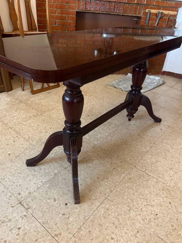 Mesa comedor antigua 