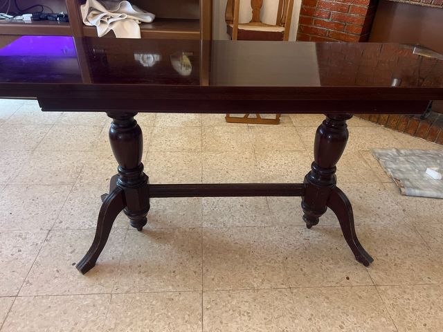 Mesa comedor antigua 