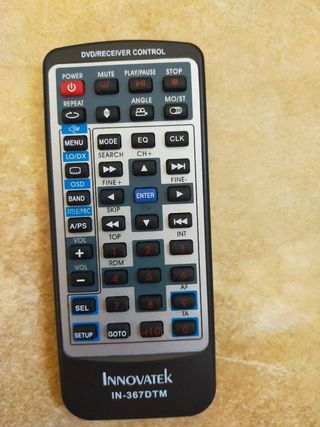 radio coche Volkswagen golf con mando a distancia