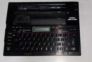 Máquina de escribir electrónica Brother EP22