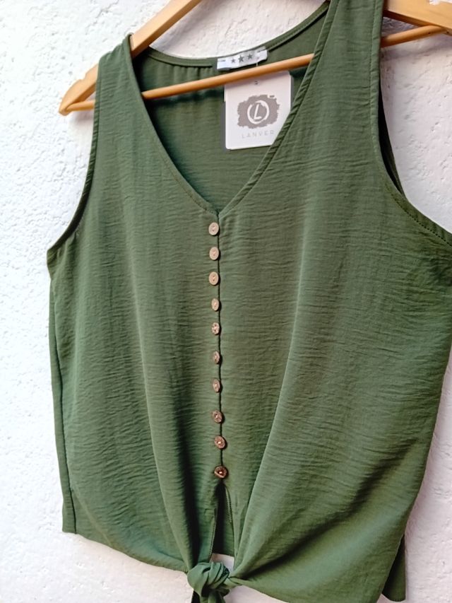 Blusa con nudo