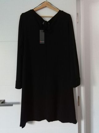 Vestido negro de punto elegante