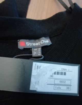 Vestido negro de punto elegante